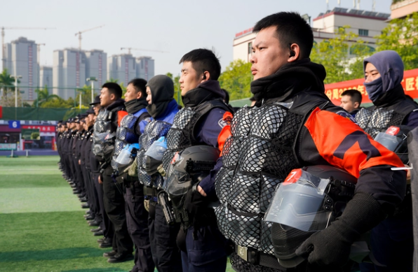 廣州白云警務實戰訓練賽開賽！多警種協同作戰應對“子彈對抗”模