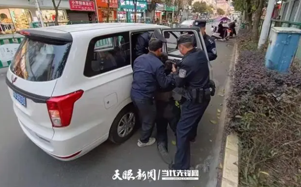 普定公安：做細(xì)群眾“小事” 讓服務(wù)警務(wù)有“速度”更有“溫度”