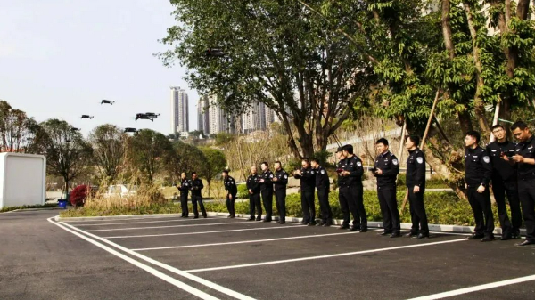 為水上警務裝上“千里眼” ——重慶水警組織開展警用無人機實操